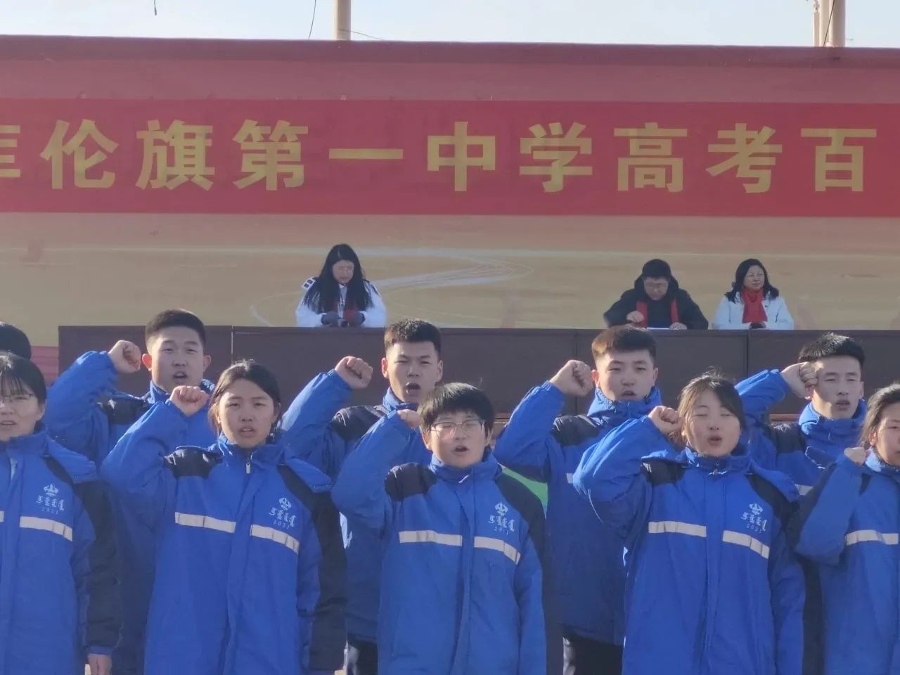 cfe717bac15344bdf5b5796d3502c103.jpg
